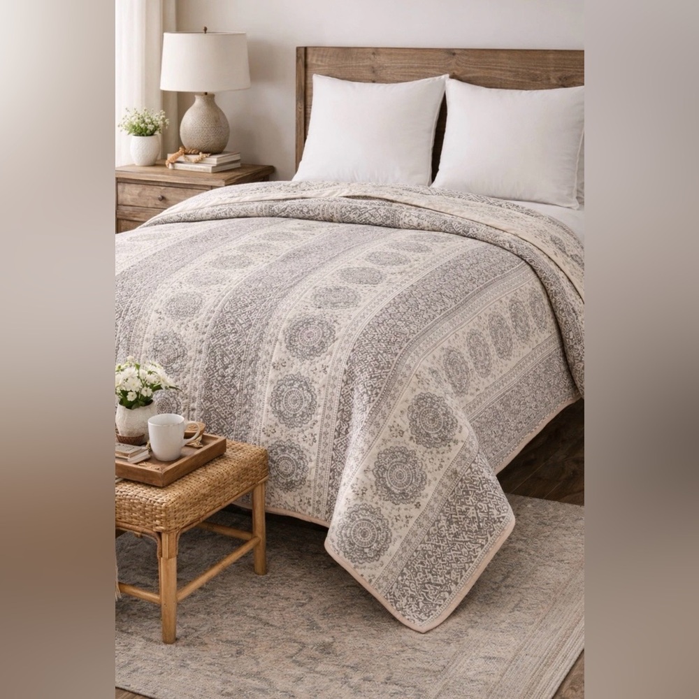 Elegant Cream and Gray Patterned Quilt